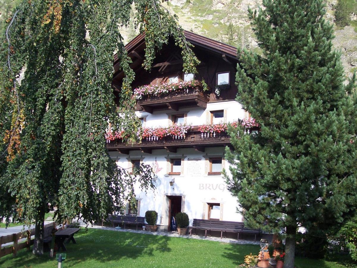 Hotel Gaestehaus Bruggerhof à Längenfeld Extérieur photo