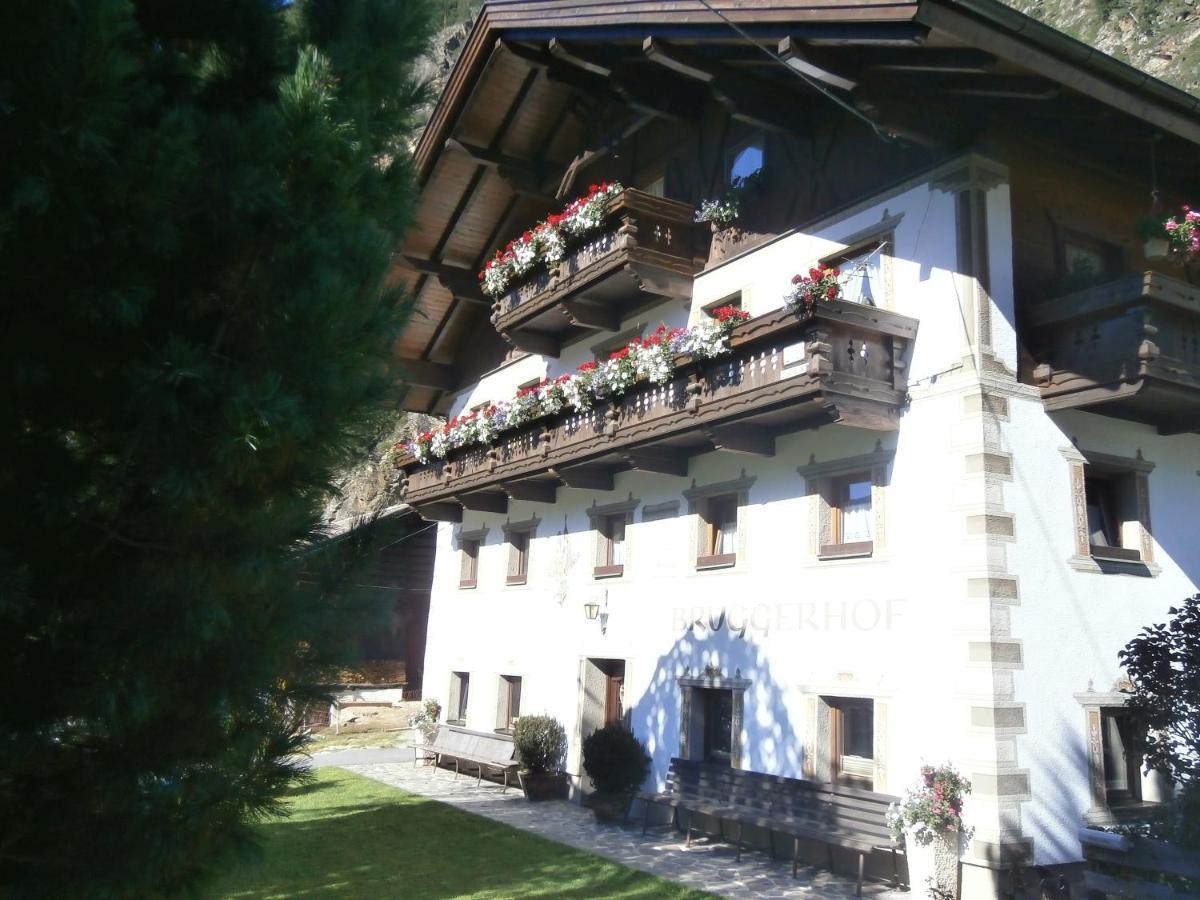 Hotel Gaestehaus Bruggerhof à Längenfeld Extérieur photo